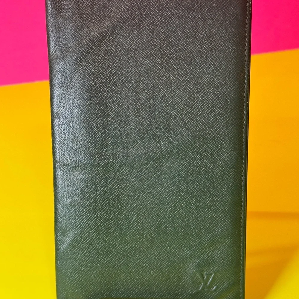 Louis Vuitton Epi Taiga Bundel green bifold wallet and key holder - Picture 15 of 15